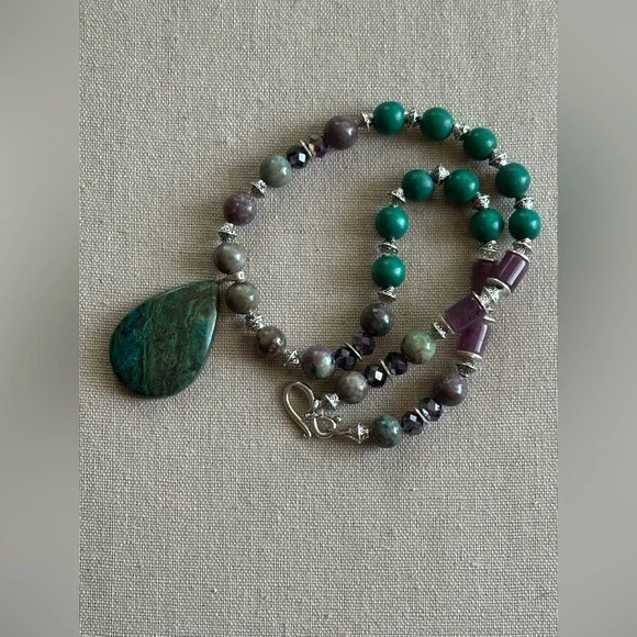 20-1/2 inch Ruby Zoisite gemstone bead Necklace NWOT - Picture 5 of 13